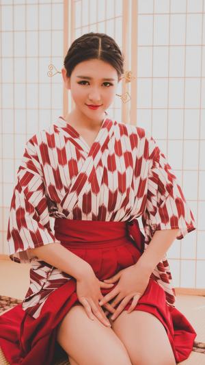 日本美女性感和服巨乳私房诱惑写真