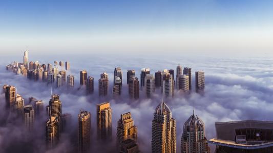 雾在迪拜