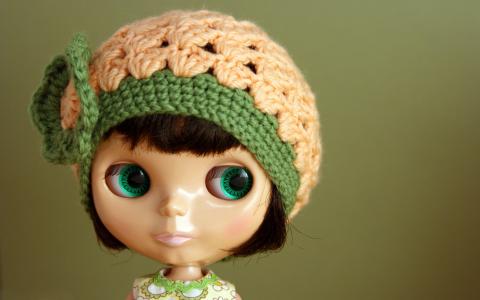 绿眼的娃娃