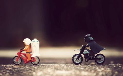 达斯维德追逐卢克天行者和R2-D2