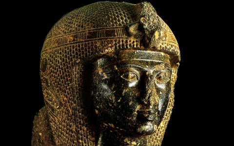 Psusennes的陪葬面具
