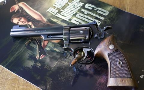 Smith & Wesson revolver