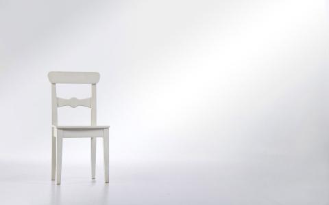 白色的椅子
