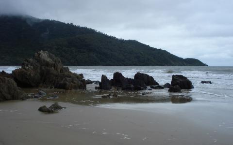 石头在海岸上