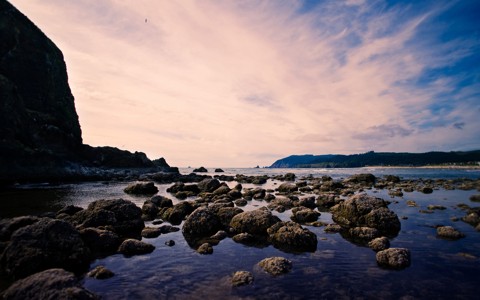 岩石海岸的照片
