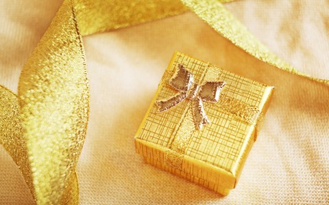 金色礼品盒壁纸