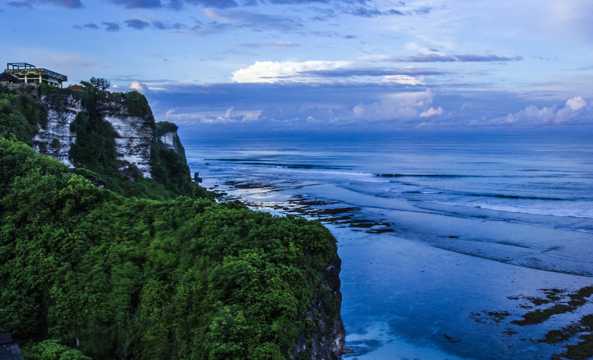 印尼巴厘岛乌鲁瓦图断崖景致图片
