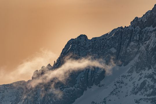 雪山景物图片