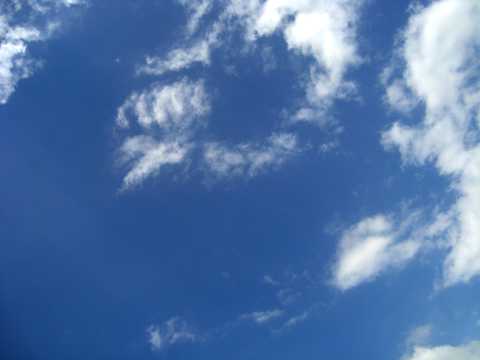蓝色天空云海高清图片