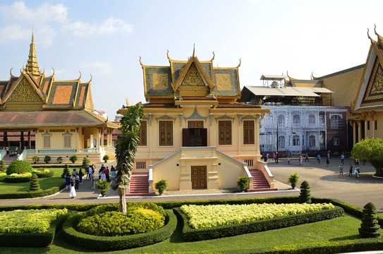 柬埔寨金边皇宫自然风光图片