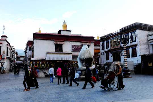 西藏拉萨八廓街景象图片