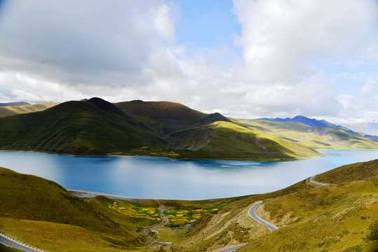 西藏羊卓雍湖光景图片