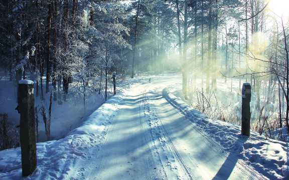 白雪皑皑的自然风光图片