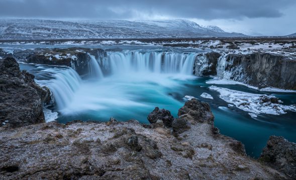 冰岛黄金瀑布景物图片