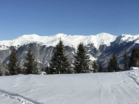 阿尔卑斯冬季雪山图片