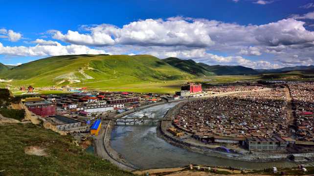 西藏白玉亚青寺景色图片