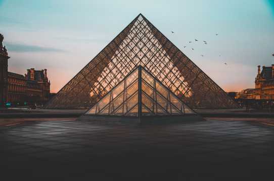 法国巴黎罗浮宫图片