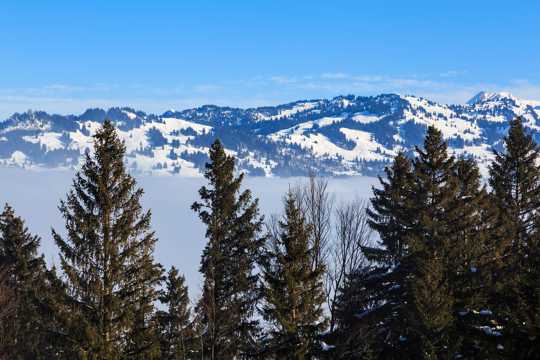 瑞士雪山景观图片