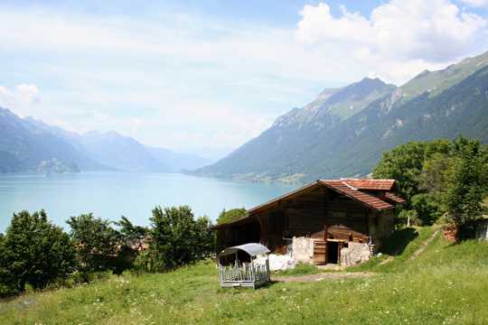 瑞士伯尔尼乡村建筑风光图片