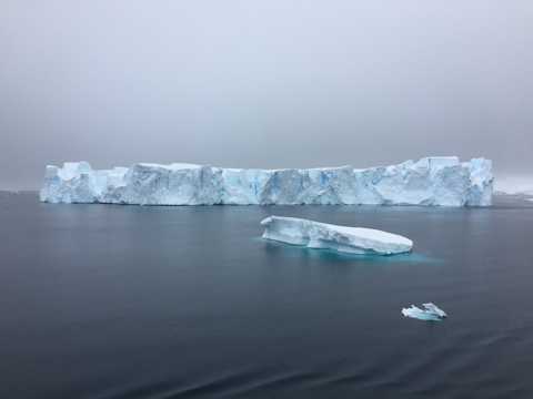 立方體冰山圖片