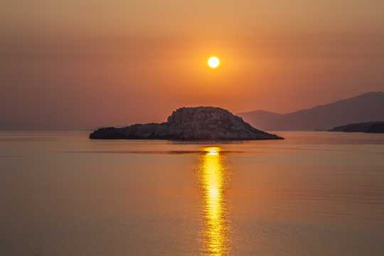 希腊莱斯沃斯岛朝阳