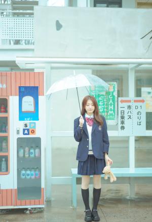 雨天撑伞的jk少女